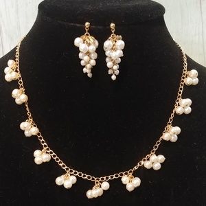 Vintage Pearl Like 3 Piece Necklace/Earrings/Brac.